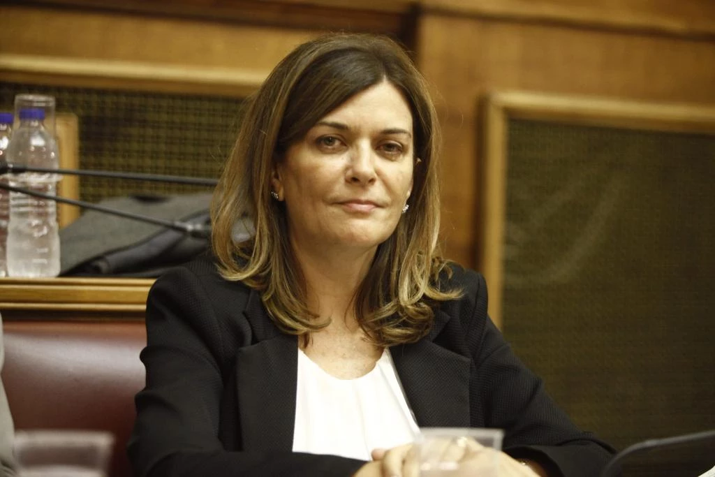 Σιγά μην έμενε άνεργη η ΣΥΡΙΖαία Ράνια Αντωνοπούλου – Διορίστηκε στον ΟΟΣΑ μετά τον σάλο με το επίδομα ενοικίου